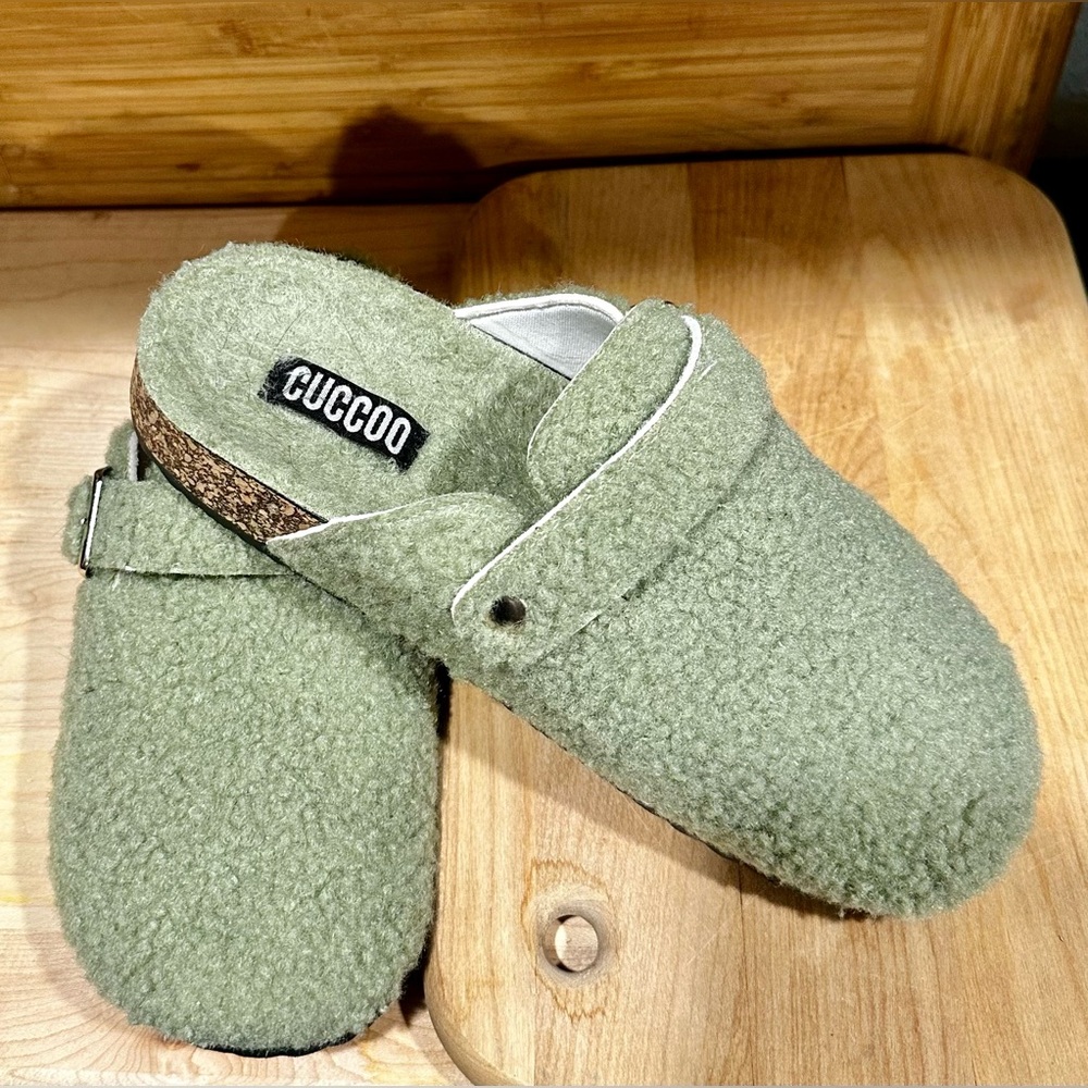 CUCCOO Fuzzy Olive Green Boston Clog Size 7 - Picture 7 of 12